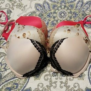 Victoria's Secret bombshell plunge 38C